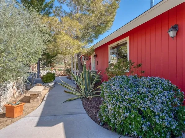 2687 Ox Yoke Pass, Pioneertown, CA 92268