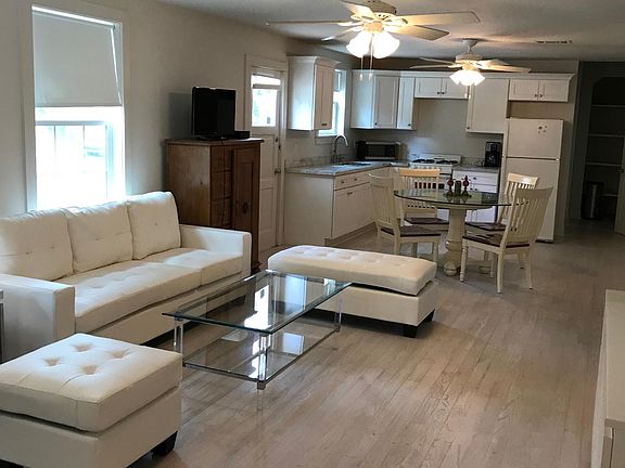 4th image of 7635 Freret St #1