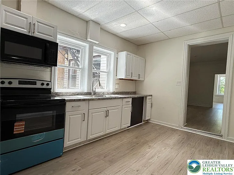 423 Front St #2 — Photo 8