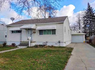 809 Maple St, Essexville, MI