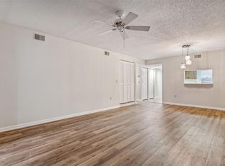 9802 Lombard Ct APT 102, Tampa, FL 33618