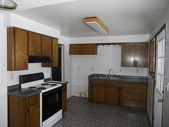 4th image of 21124 E Wellesley Ave