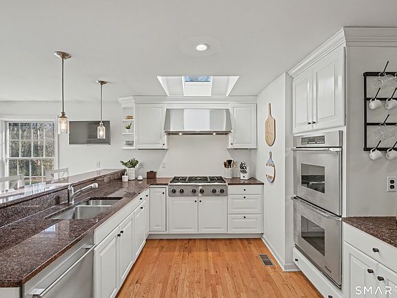 5th image of 114 Rolling Meadow Road