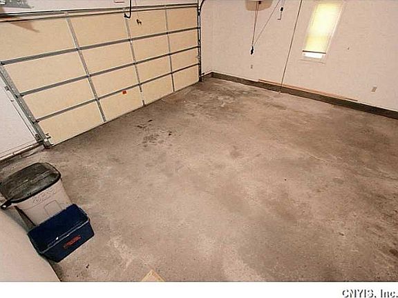 3rd image of 839 Fairway Cir