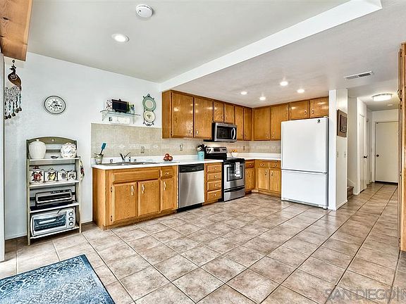 5th image of 15812 Windrose Ct