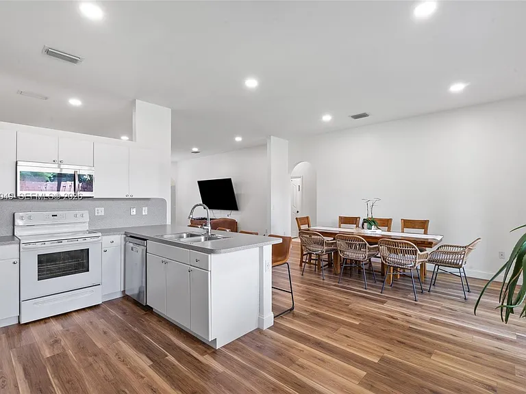 2630 Dunwoodie Pl — Photo 9