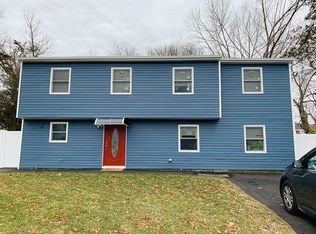 646 Old Town Rd, Port Jefferson Station, NY 11776