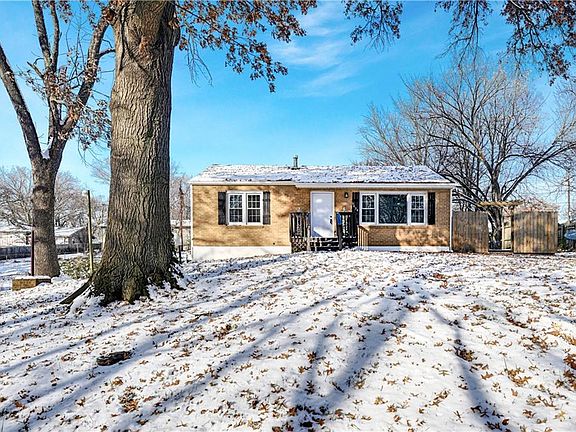 2nd image of 6634 Nogard Ave