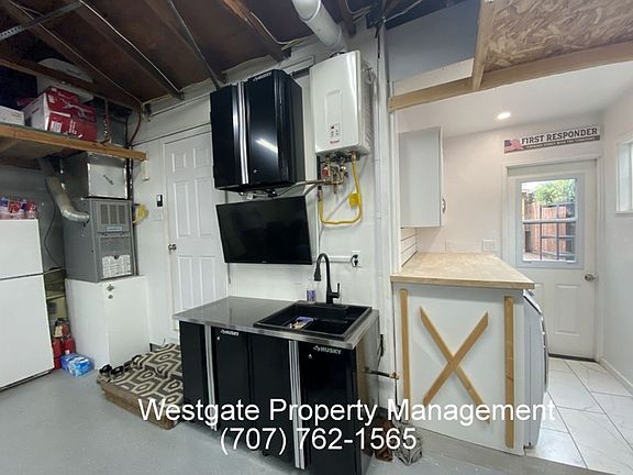 3rd image of 600 Crinella Dr