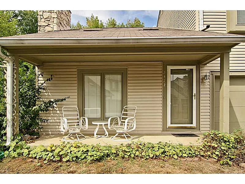 2572 Spring Hill Ct photo 1