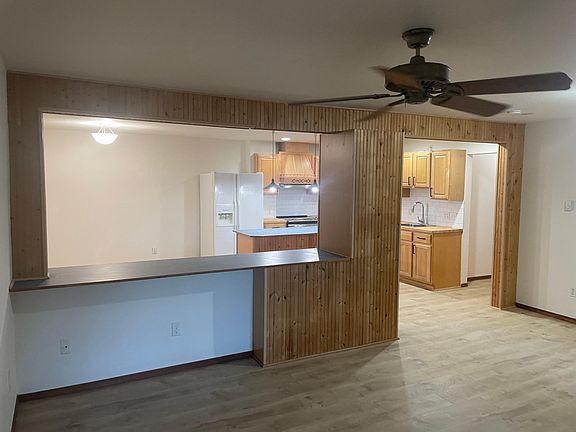 3rd image of 18037 W Spring Lake Dr SE