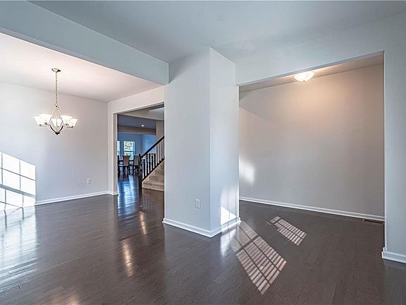 5th image of 2229 Emanuel Ct