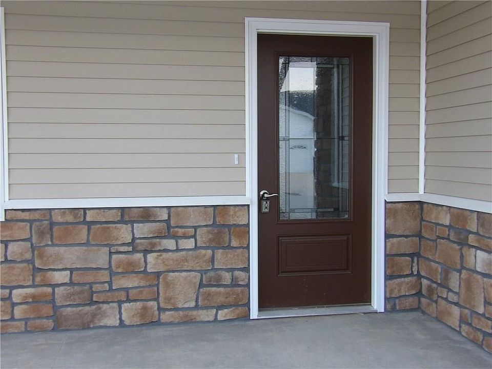 2nd image of 423 Flora Ln #423