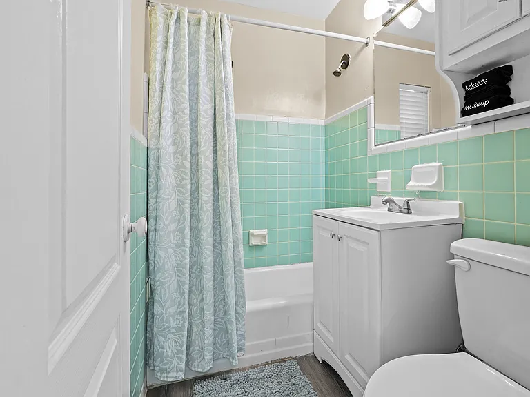 Oakland Dr — Photo 14