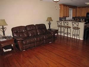 4th image of 241 Foxland Ave