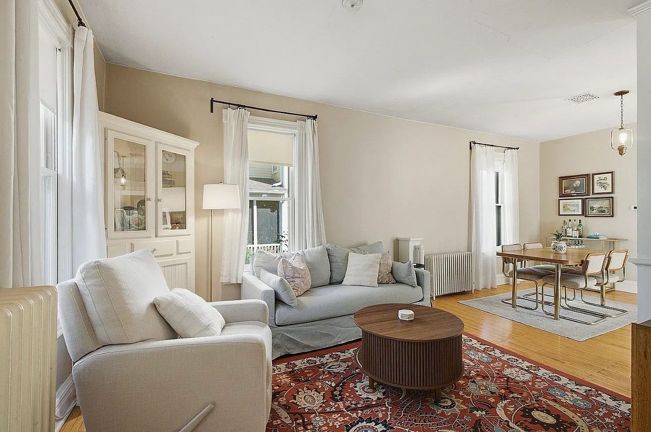 2 bed, 1360 sqft, $2,600 — Photo 2