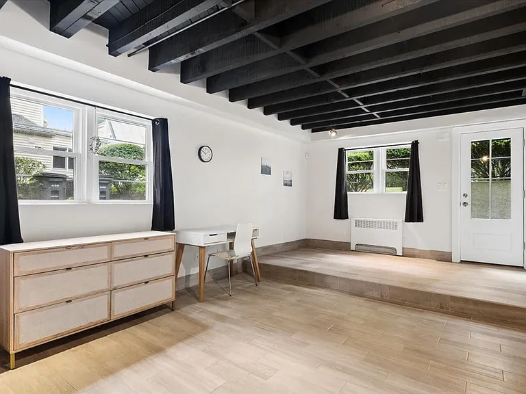 54 Park Cir — Photo 29