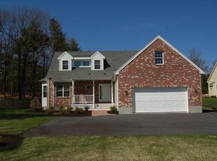 4 Neff Dr, Foxboro, MA 02035