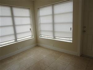 5th image of 840 Troy Blvd