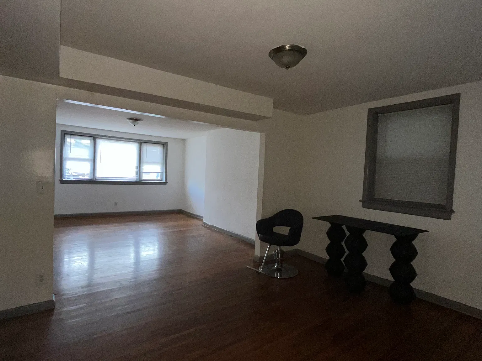 3 bed, 2.5 bath, 1400 sqft, $2,800 — Photo 2