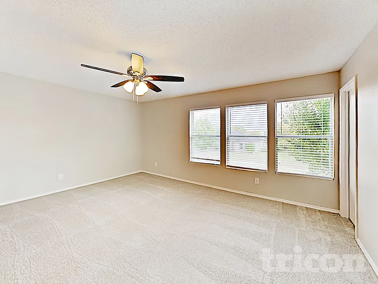 1688 Wildrose Dr — Photo 13