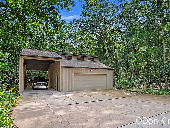 5th image of 9020 Bailey Dr NE
