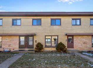 630 Maple Ct, Mount Prospect, IL 60056