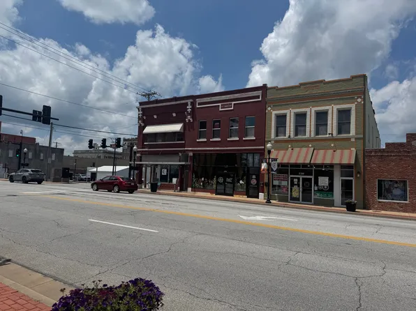 124.5 N Main St APT 1, Joplin, MO 64801
