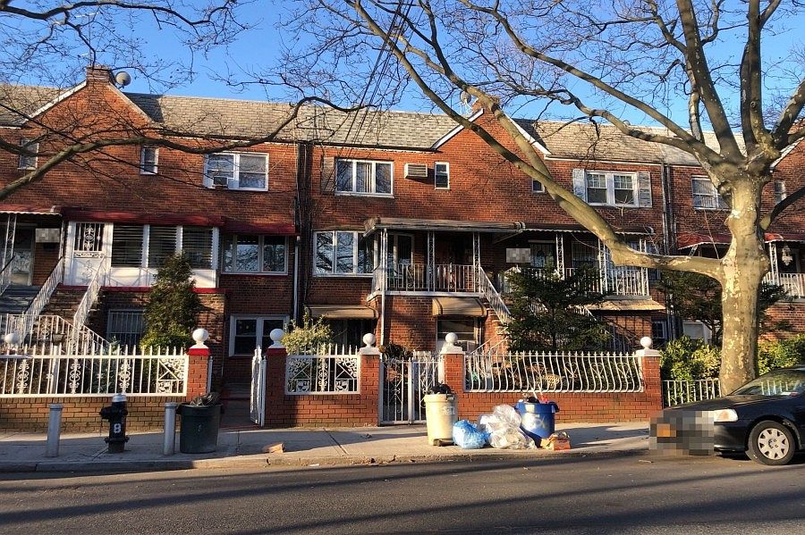 1st image of 956 E 103rd St