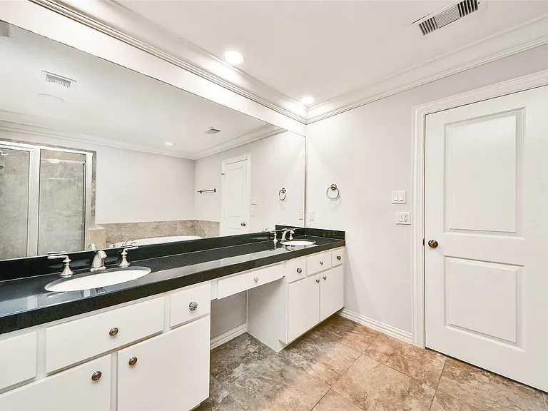 2046 Palm Forest Ln — Photo 28