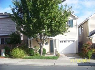 215 McNear Cir, Petaluma, CA 94952