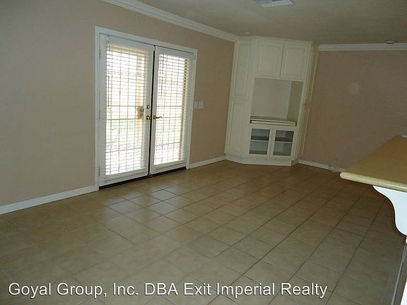 4th image of 1340 Barbara Worth Dr