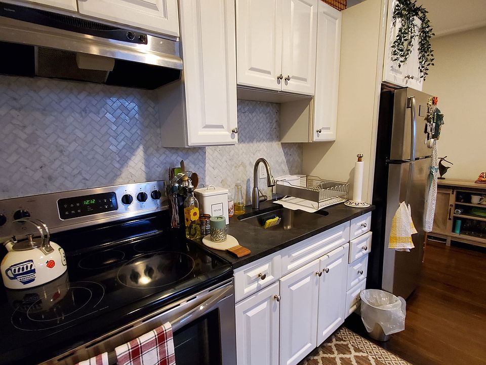 1st image of 65 Bedford St #2