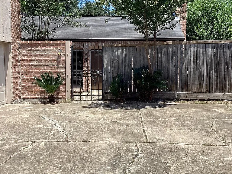 7818 Vickijohn Dr — Photo 21