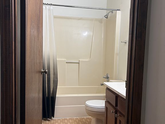 3rd image of 400 E Hester St