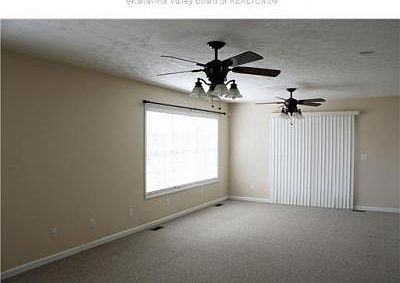 4th image of 109 Elizabeth Hts