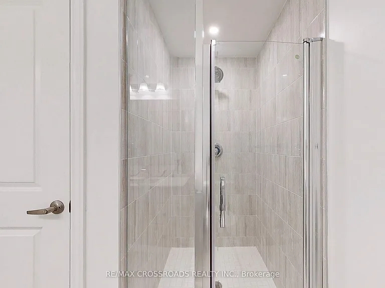 781 Kootenay Path — Photo 21