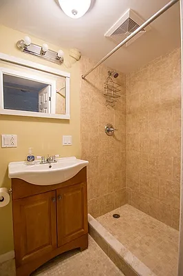 Rented by Rhona Realty | media 21