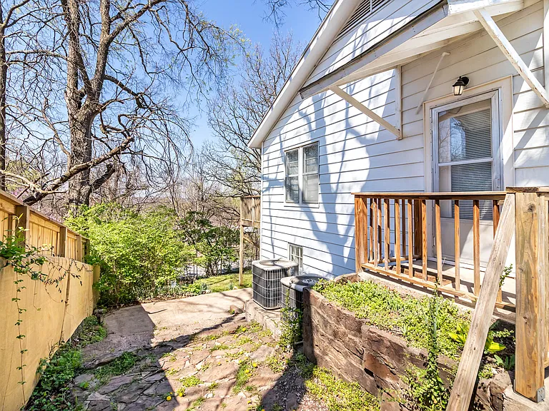 583 N Assembly Dr #1 — Photo 3