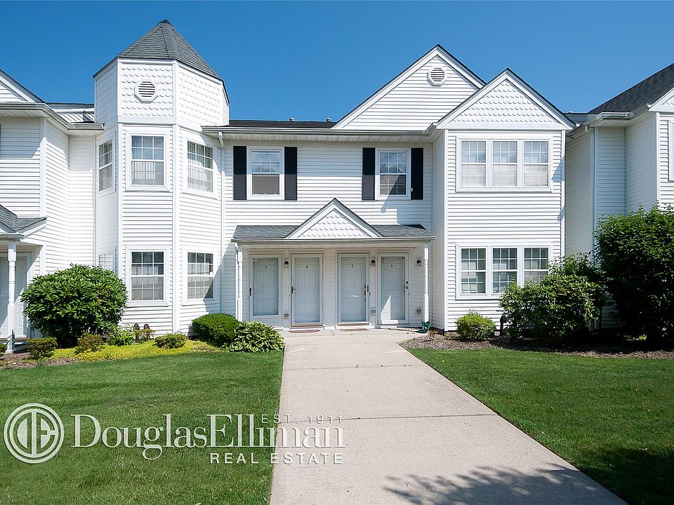 1st image of 5 Victorian Ln #5