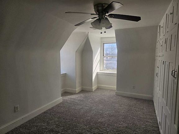 4th image of 1102 Dekalb St #301