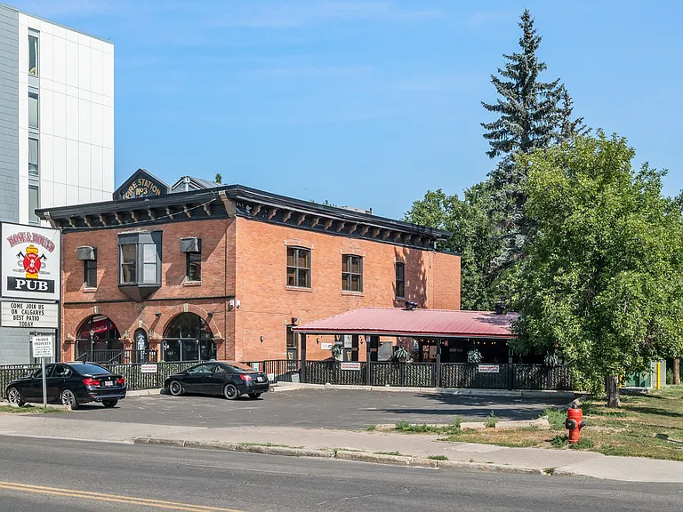 1001 8th St SE — Photo 41