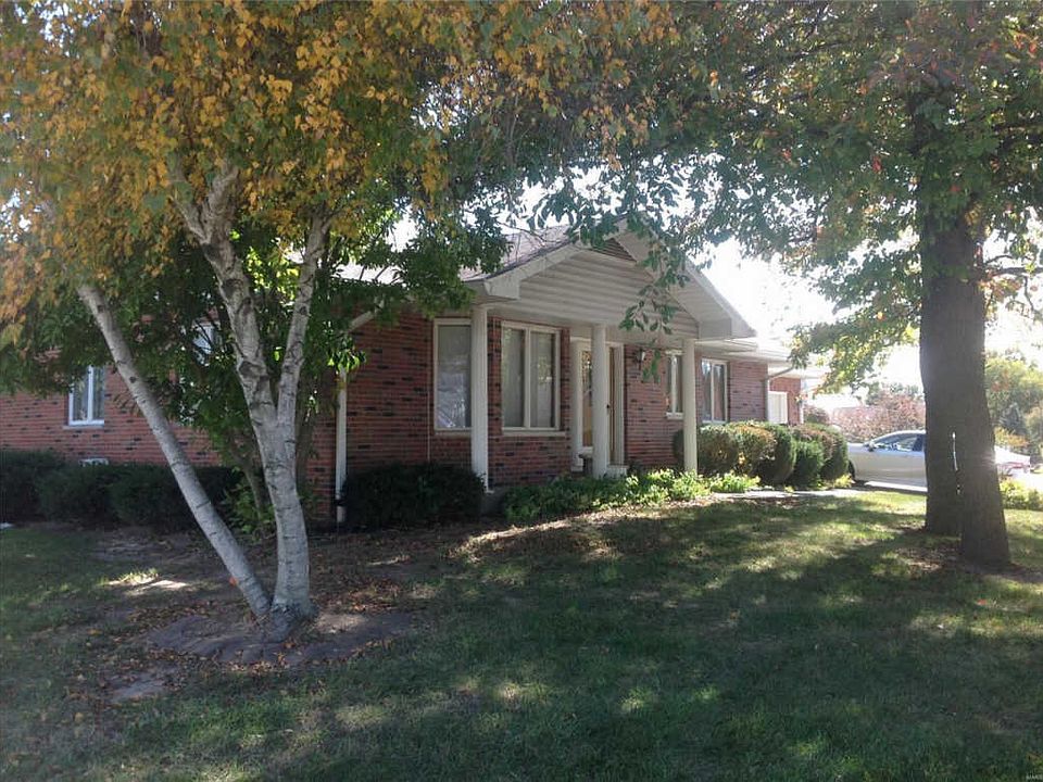 1st image of 44 Old Orchard Ln