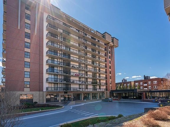 2nd image of 50 Longwood Ave APT 615