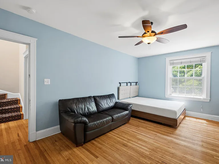 214 E University Pkwy — Photo 35