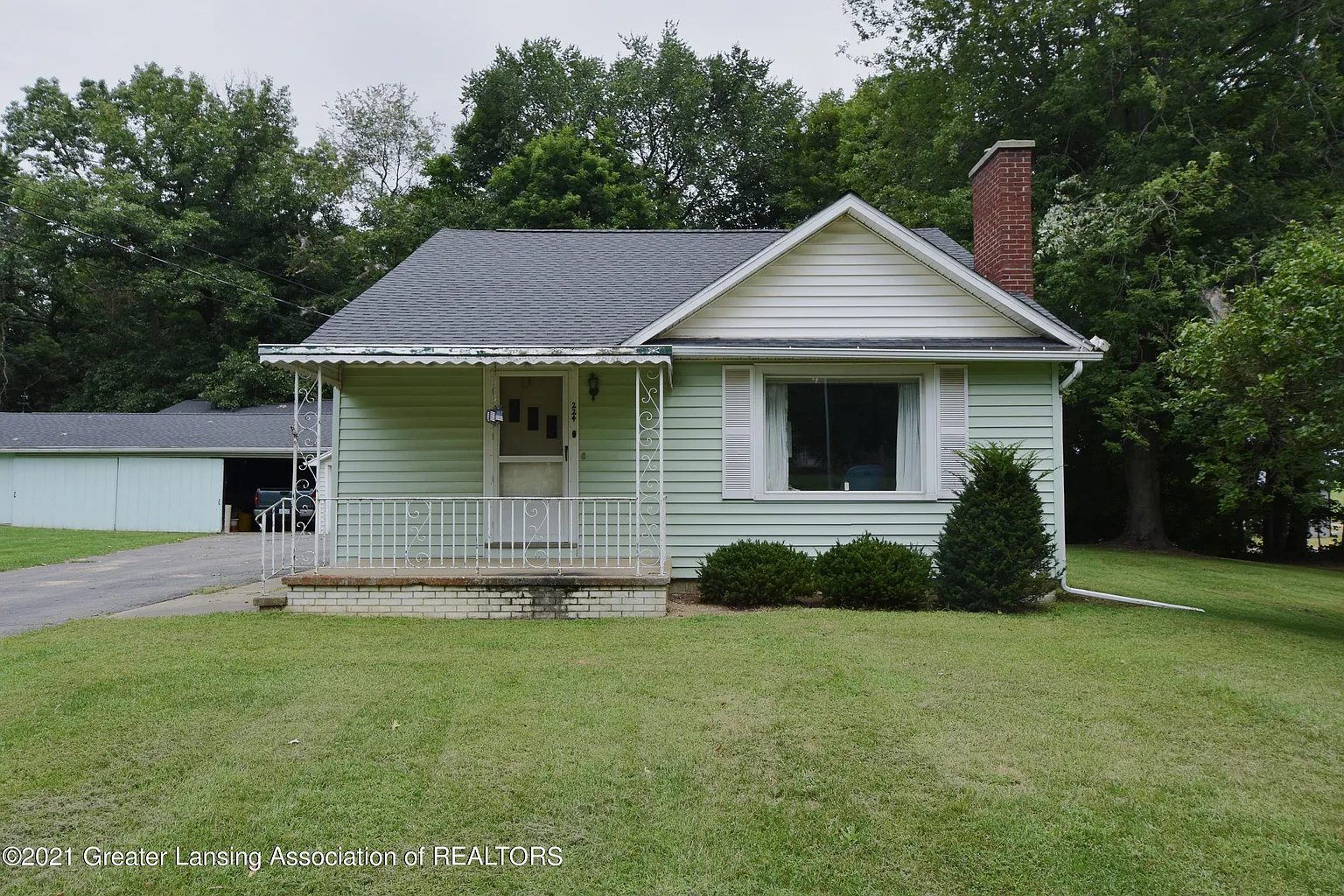 224 Kuhn St photo 1