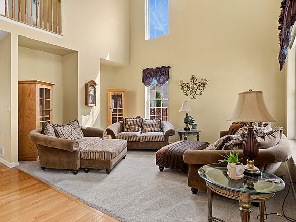 4th image of 241 Ashcroft Ln