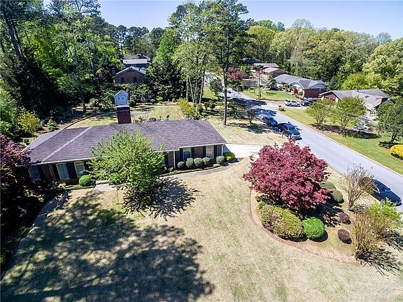 4th image of 2253 Wellington Hills Way