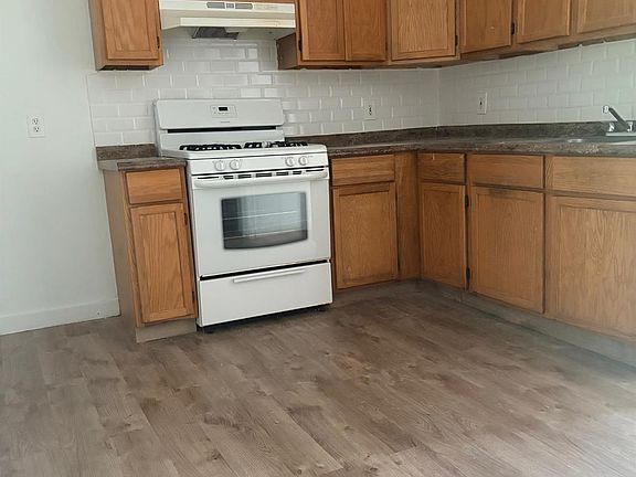5th image of 661 Catherine St APT 2A