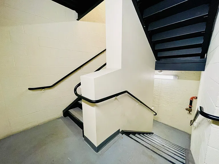 191 College St #303 — Photo 49